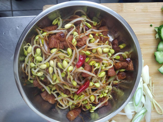 黄豆芽炒粉条