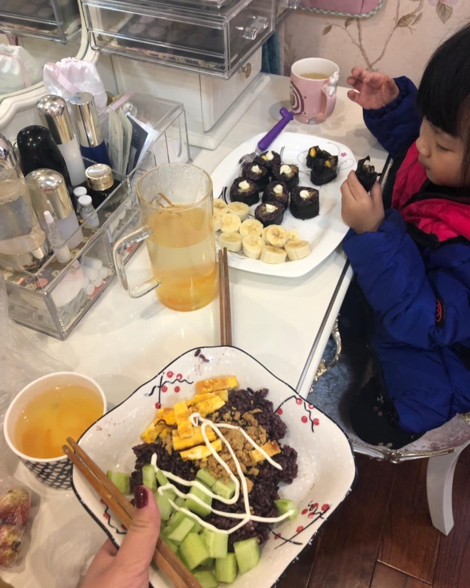 紫菜卷寿司