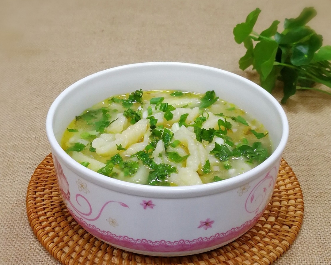 霍香土豆酸菜疙瘩汤的做法