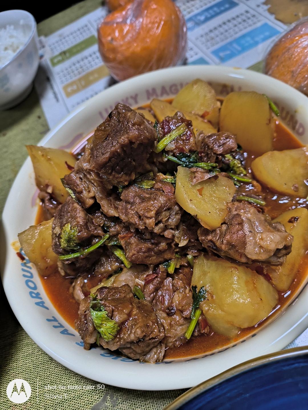 完胜刘一锅的 筋头巴脑炖土豆胡萝卜