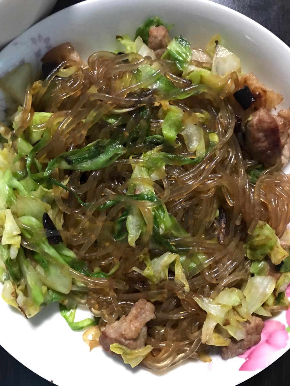 包菜粉丝炒鸡蛋