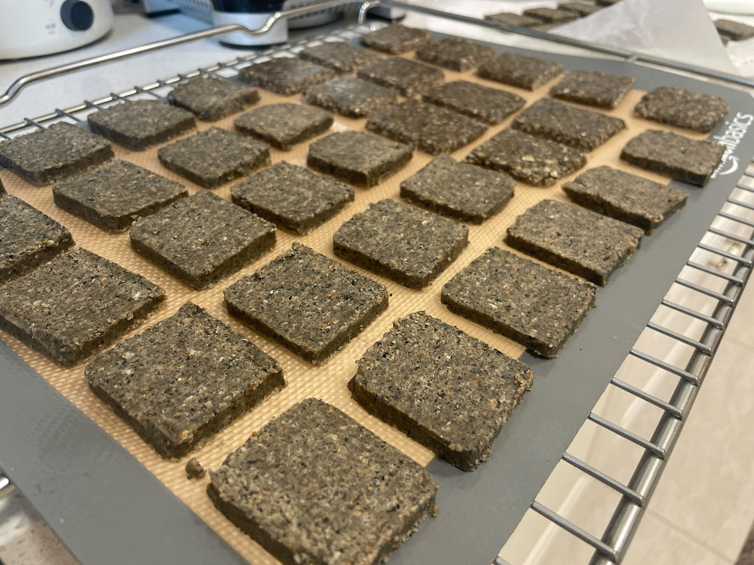 酥脆喷香，制作简单的黑芝麻饼干/烘焙视频饼干篇4