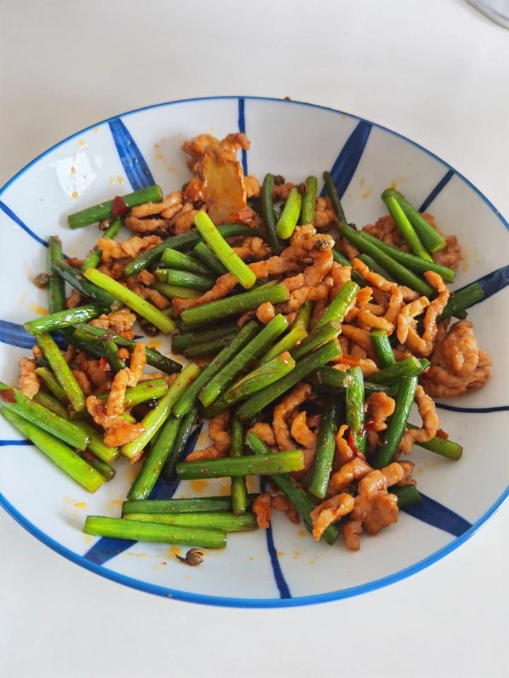 蒜薹炒肉丝