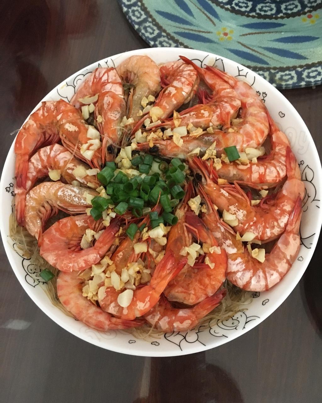 虾最美味的吃法必须是这个——蒜蓉蒸虾（多动图，孔瑶的食谱）