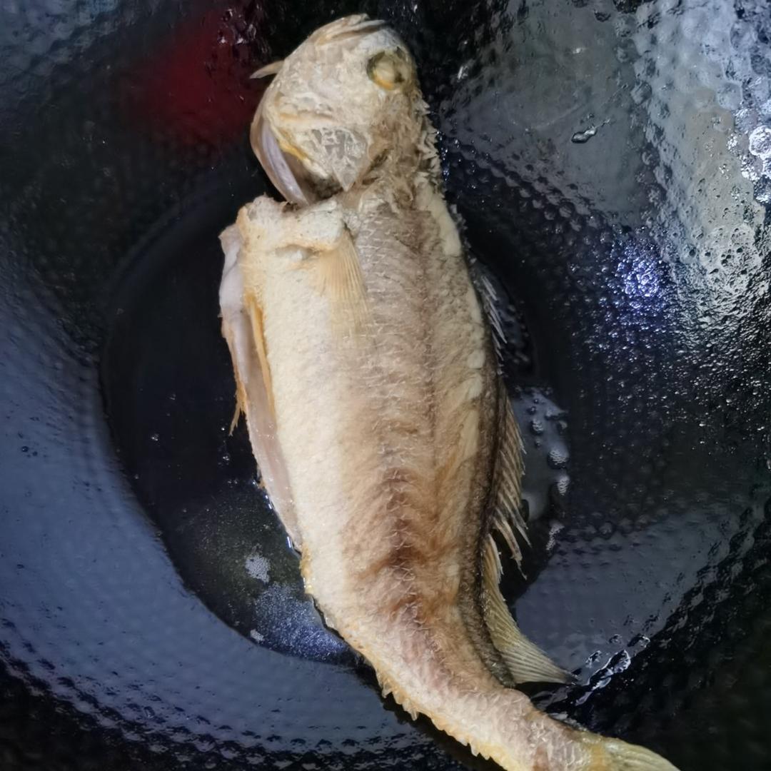 红烧黄鱼—鱼皮不破的小窍门
