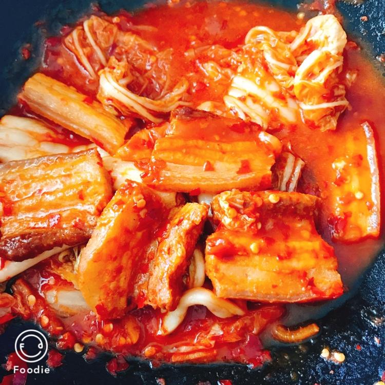 辣白菜炒五花肉