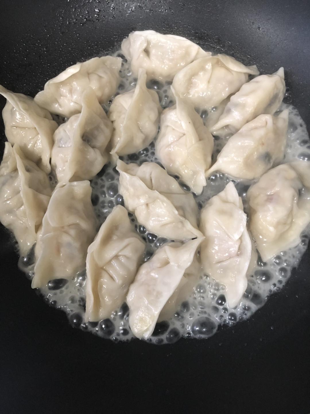 10分钟煎好一锅速冻饺