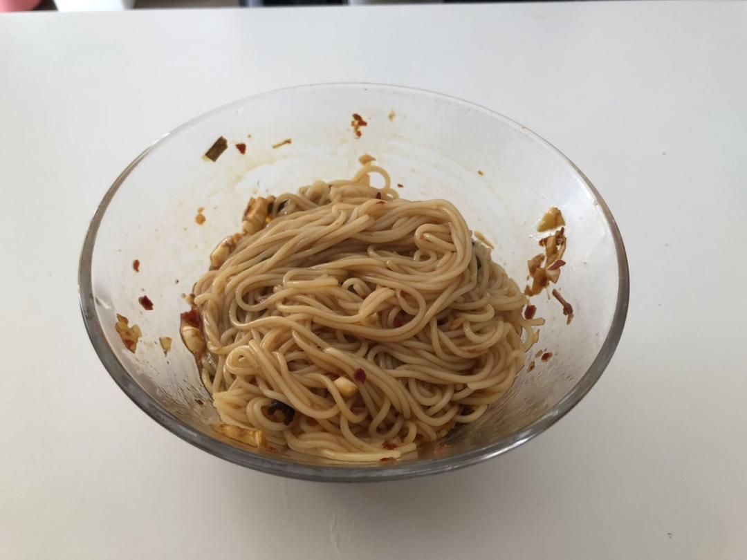 「拌面」一口气吃一盆，停不下来