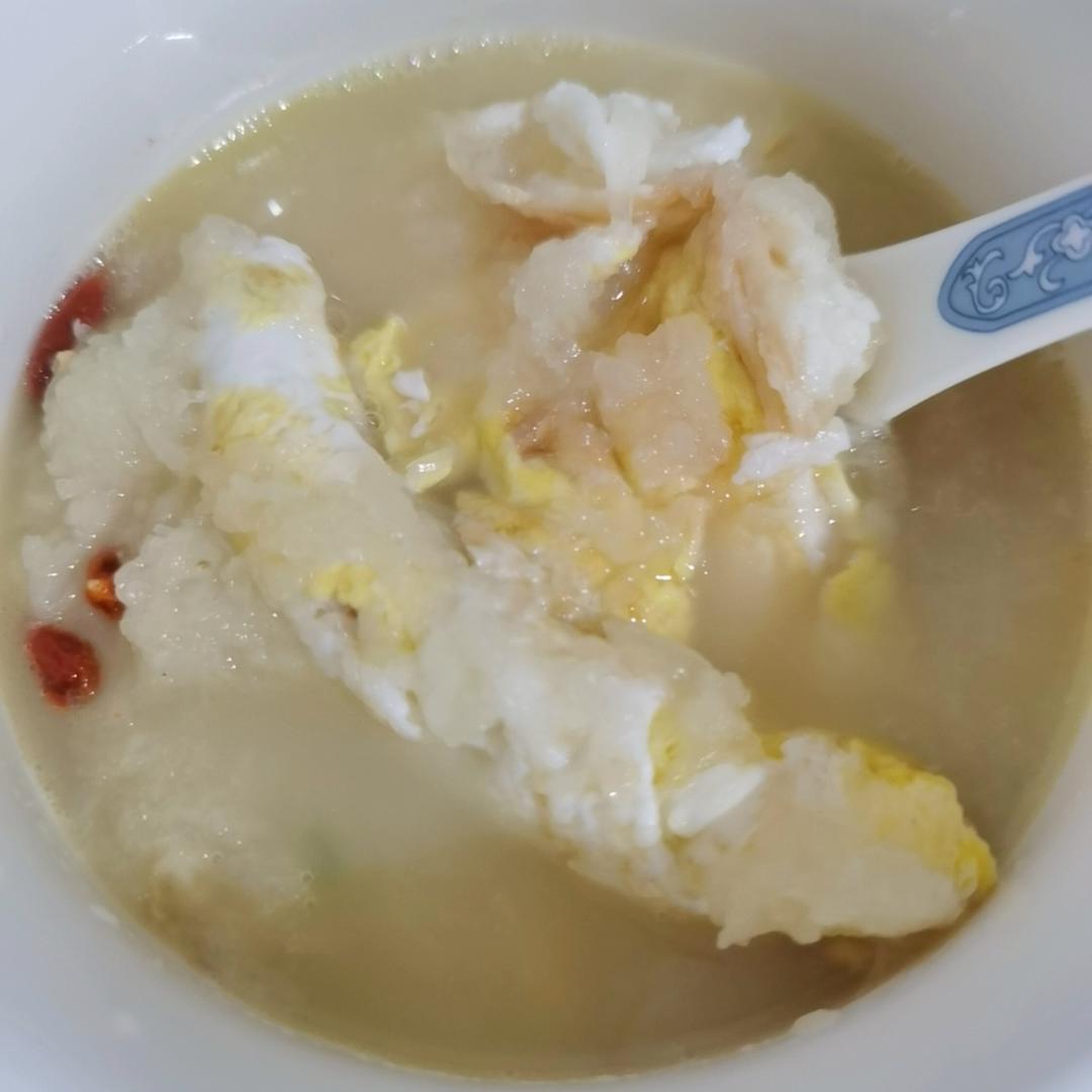 适合宝宝秋天喝的汤·煎蛋白萝卜汤