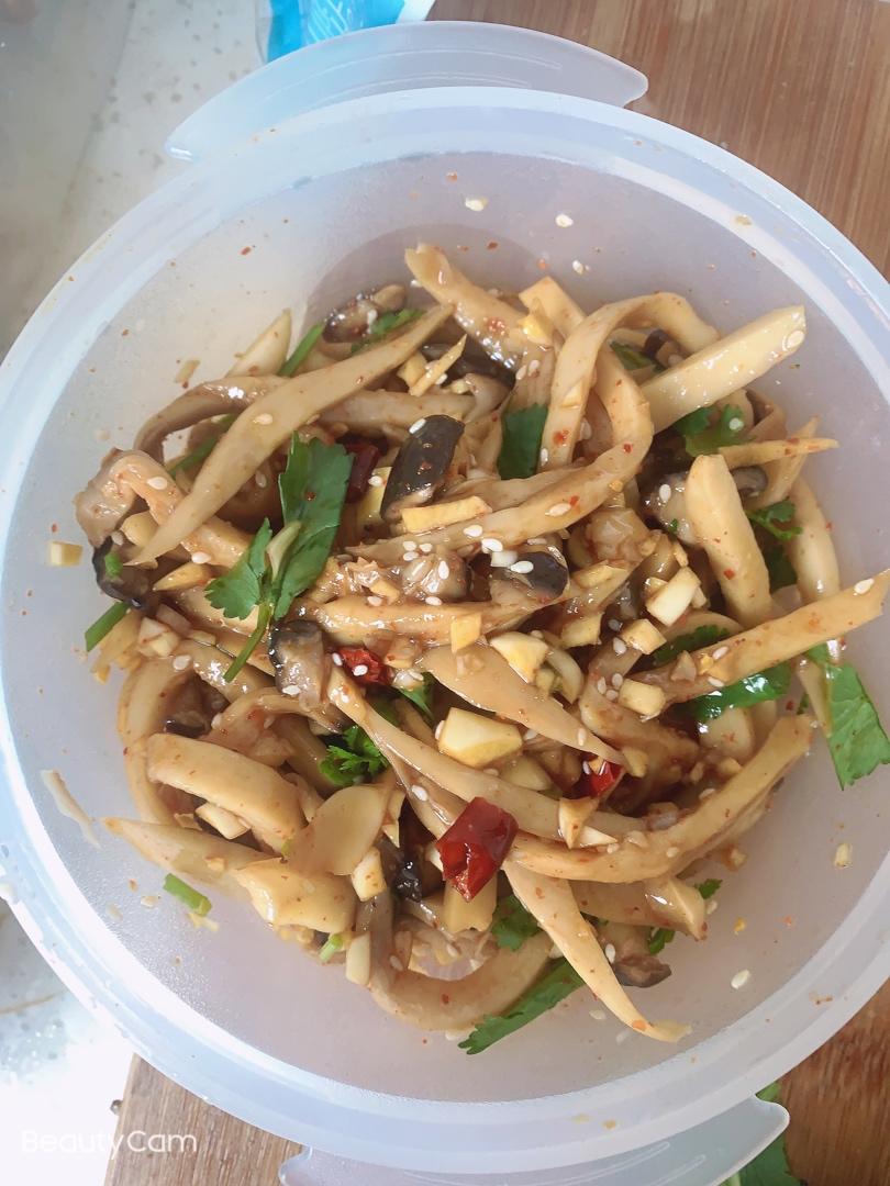 比肉还好吃的【手撕凉拌杏鲍菇】，上桌扫光光