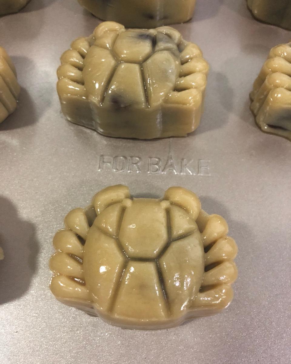 广式月饼－－蛋黄豆沙月饼