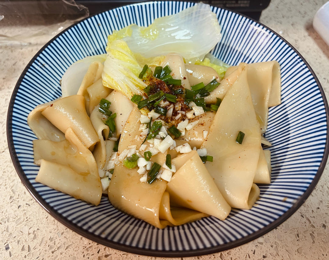 十分钟就能吃上的超简单油泼面