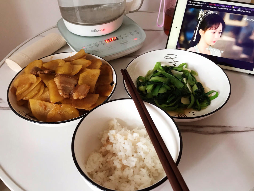 青椒土豆片炒肉