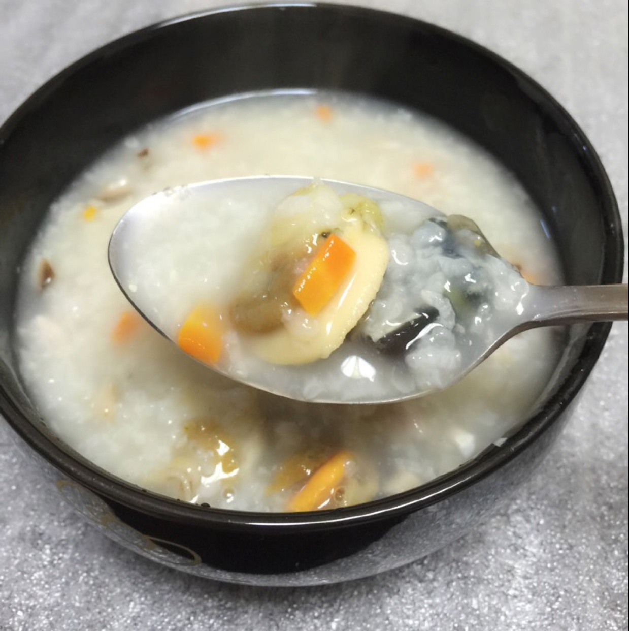 哆啦没梦做的皮蛋瘦肉粥