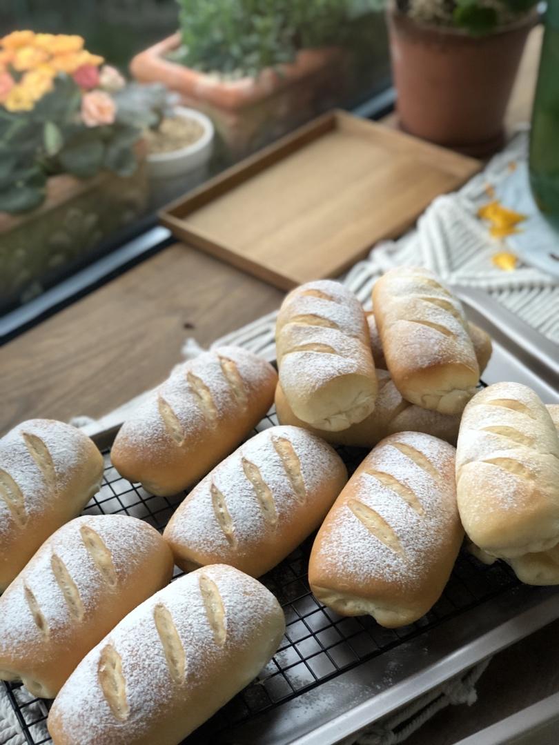 波兰种牛奶面包卷