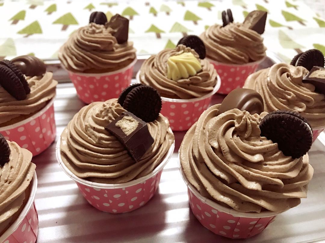 鲜奶油戚风杯子蛋糕（纸杯蛋糕）