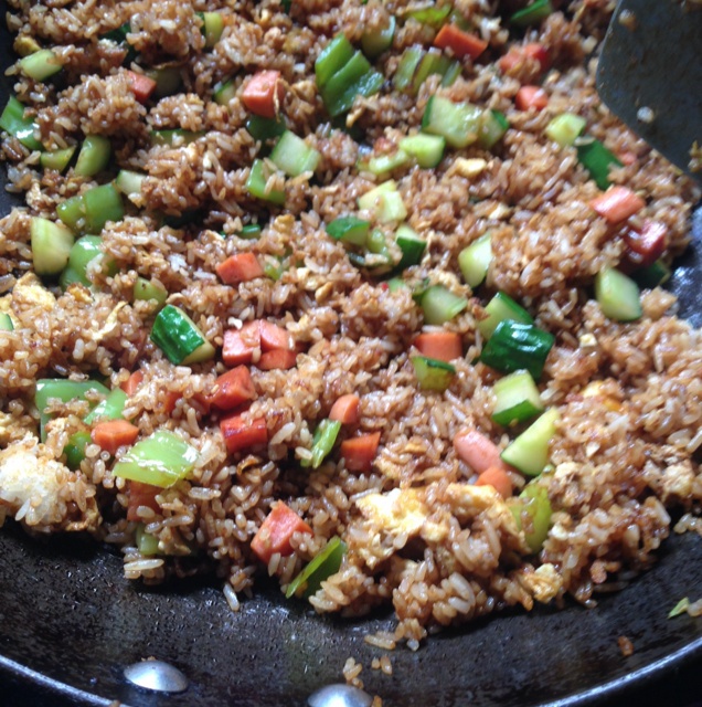 简单的黄瓜蛋炒饭
