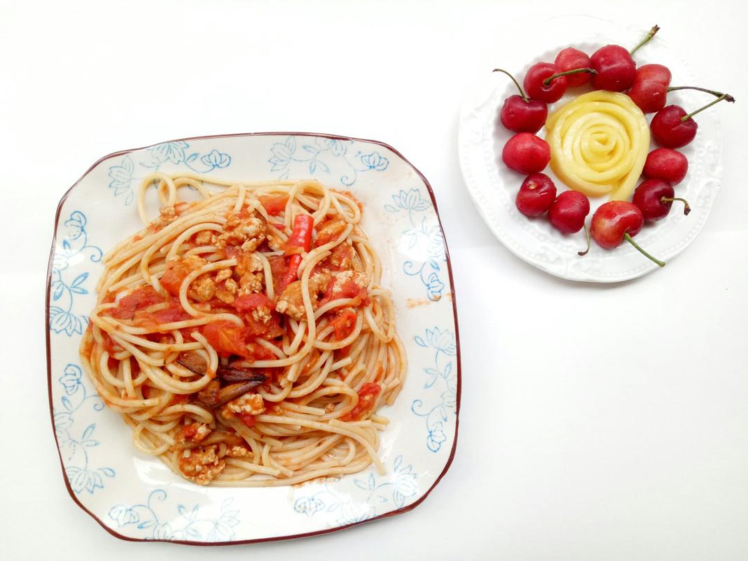 番茄意大利面
