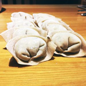上海菜肉香菇大馄饨的做法 步骤6