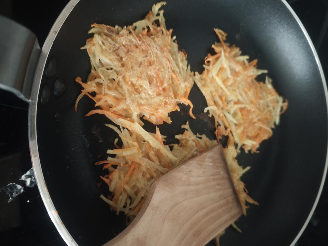 土豆饼(土豆胡萝卜丝饼)
