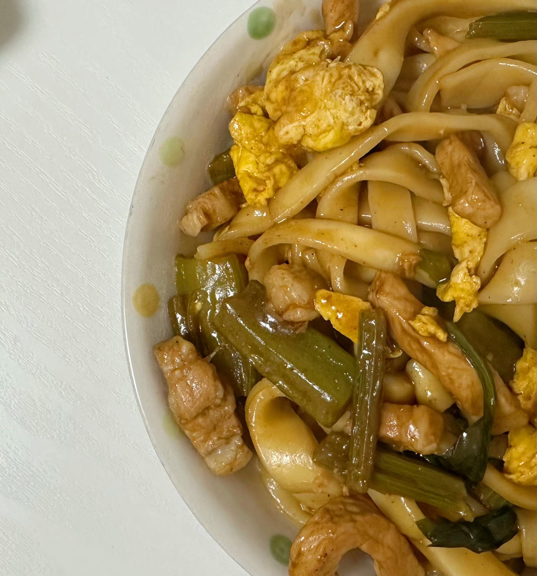 一人暮らしって何か食べよう