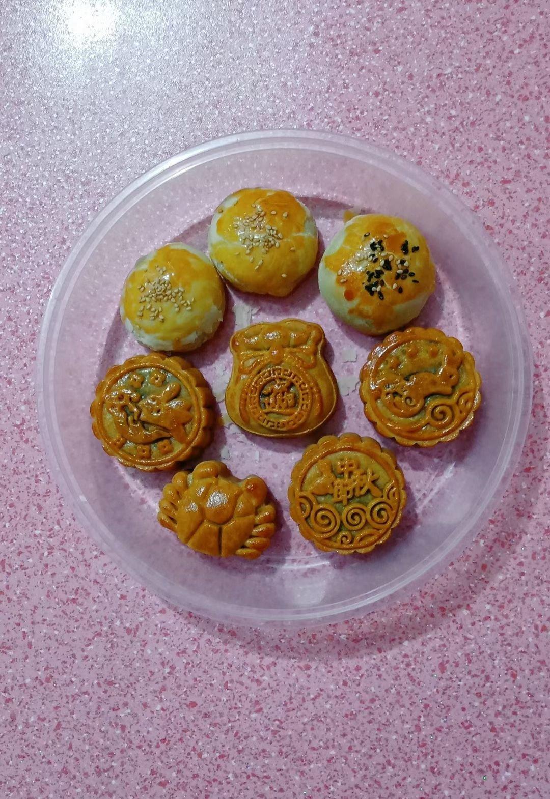 广式豆沙蛋黄月饼（步骤超详细，新手适用）