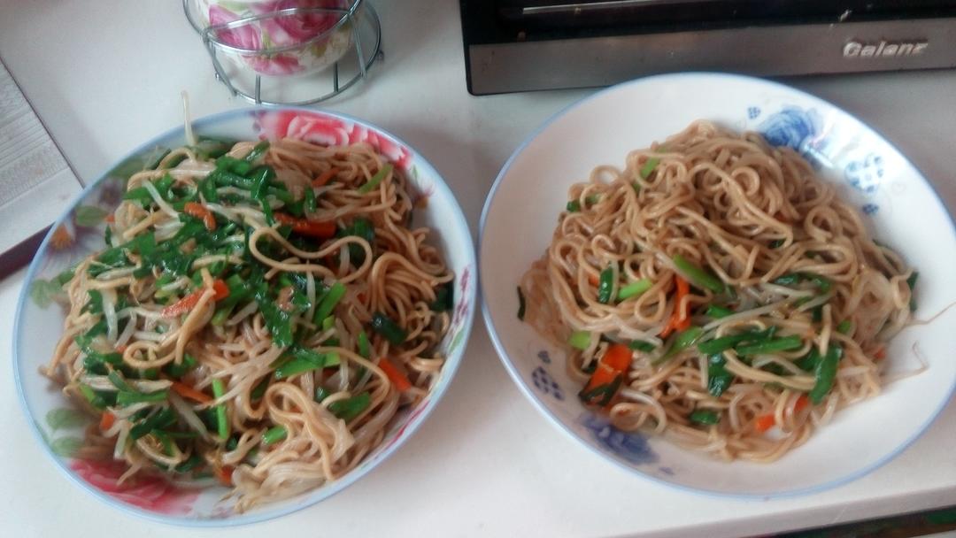 少油条条分明的炒面