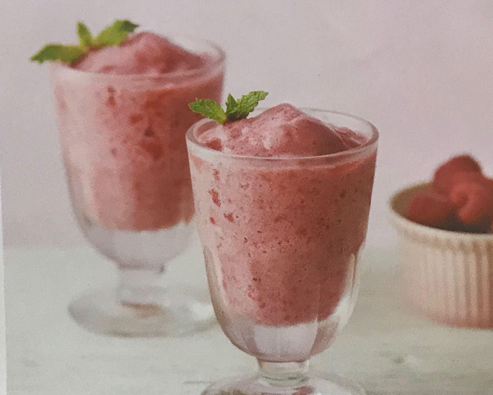 草莓(树莓）冰—bruno blender 食谱的做法