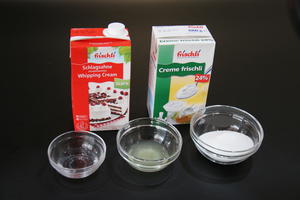 酸奶油打发小教程（清爽味）的做法 步骤1