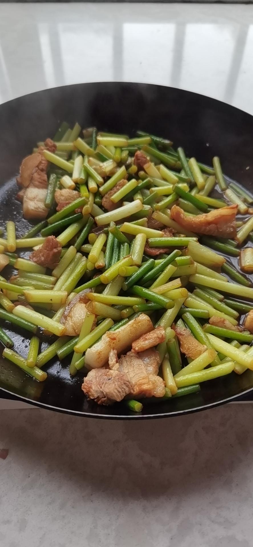 简单易做的下饭菜－蒜苔炒肉