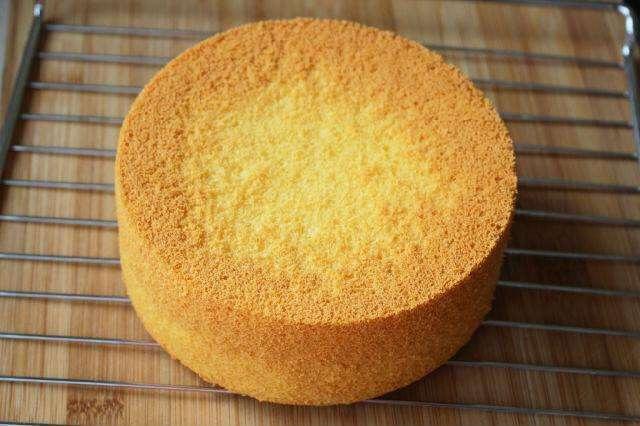 8寸松软戚风的做法