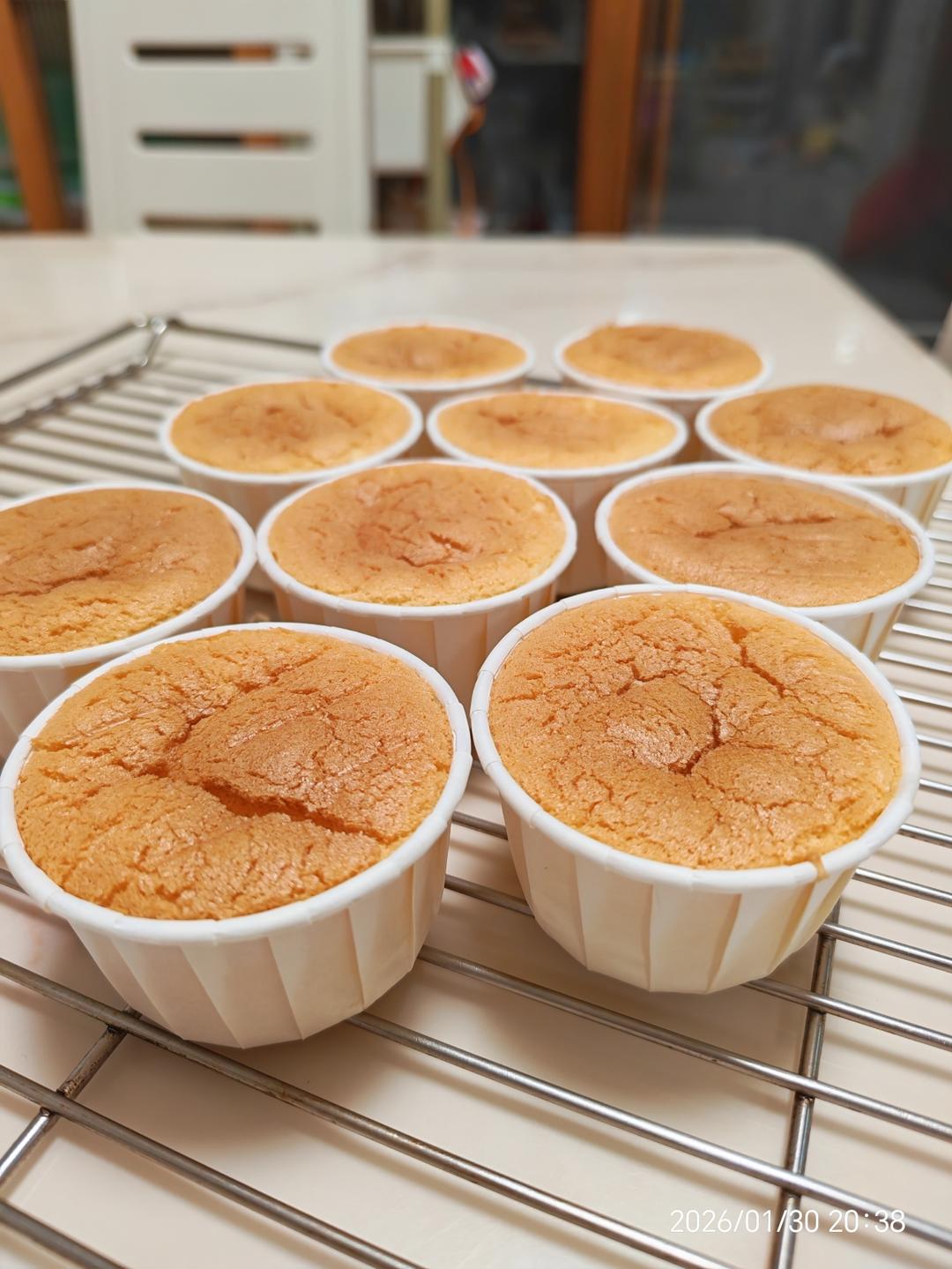 纸杯蛋糕 8寸戚风蛋糕的量