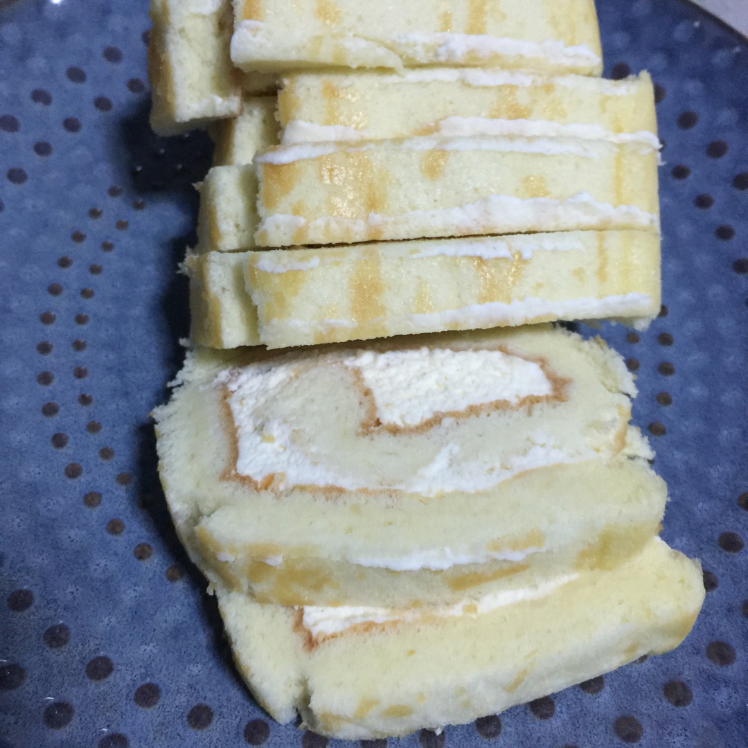 草莓酱蛋糕卷