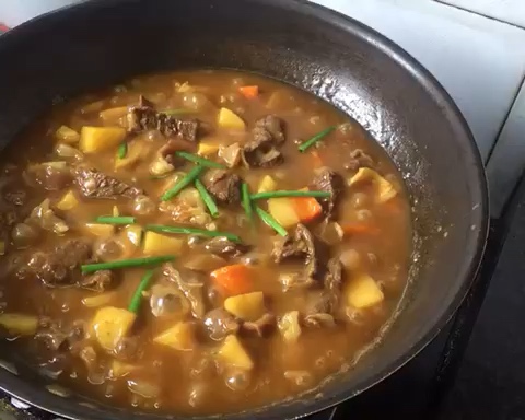 咖喱牛腩炖土豆的做法 步骤1