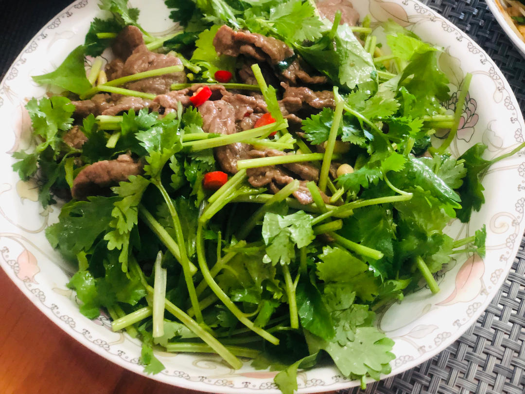 香菜牛肉