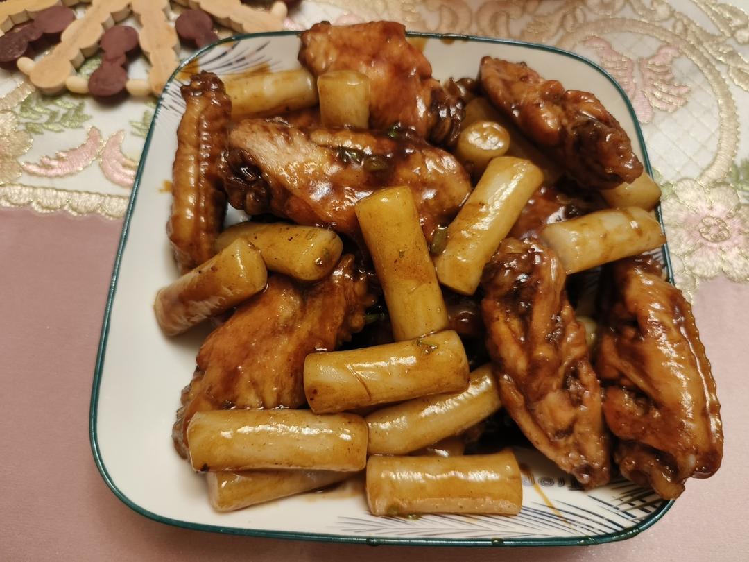 可乐鸡翅年糕❗好吃到爆❗一分钟就能学会