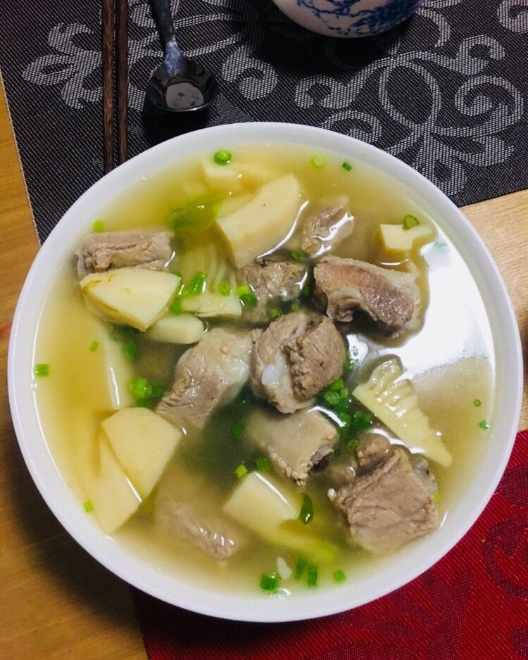 王薇9做的竹笋排骨汤