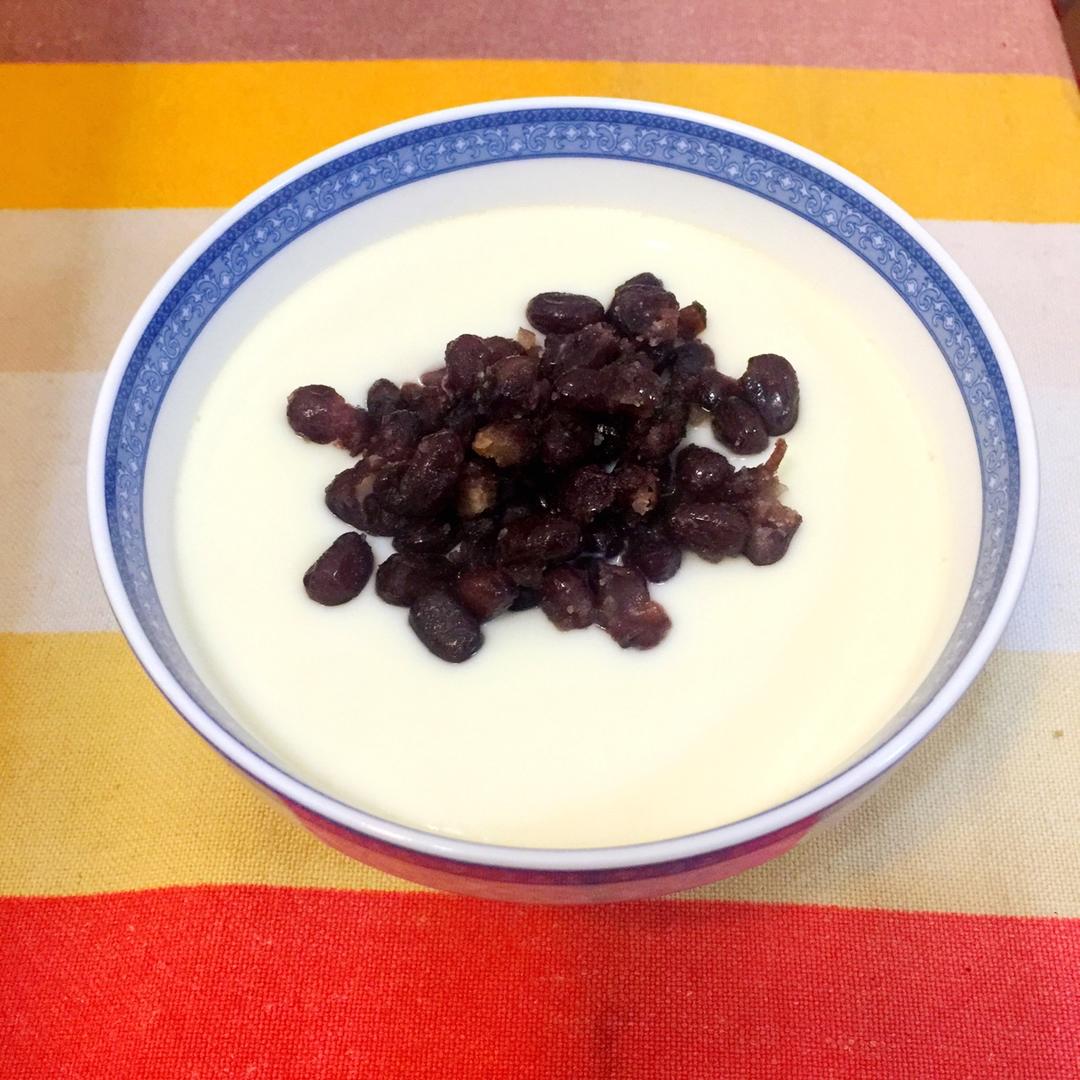 双皮奶（科学方子：淡奶油兑牛奶以假乱真乳脂达到8%的水牛奶，在家轻松做出正宗顺德味儿）