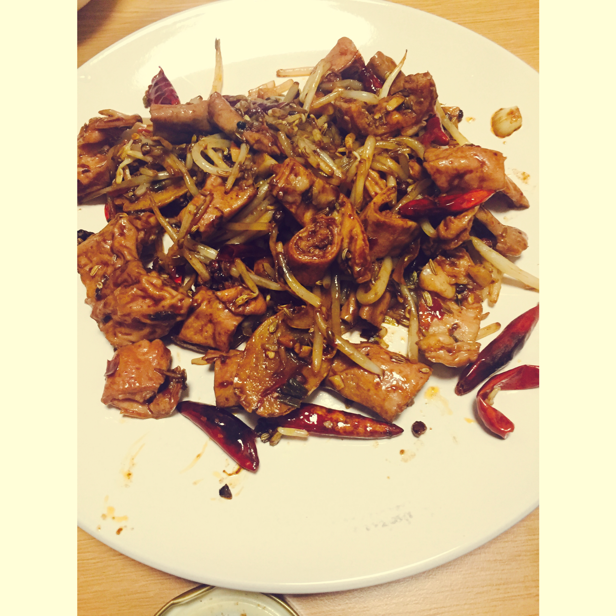 好吃到爆火爆肥肠