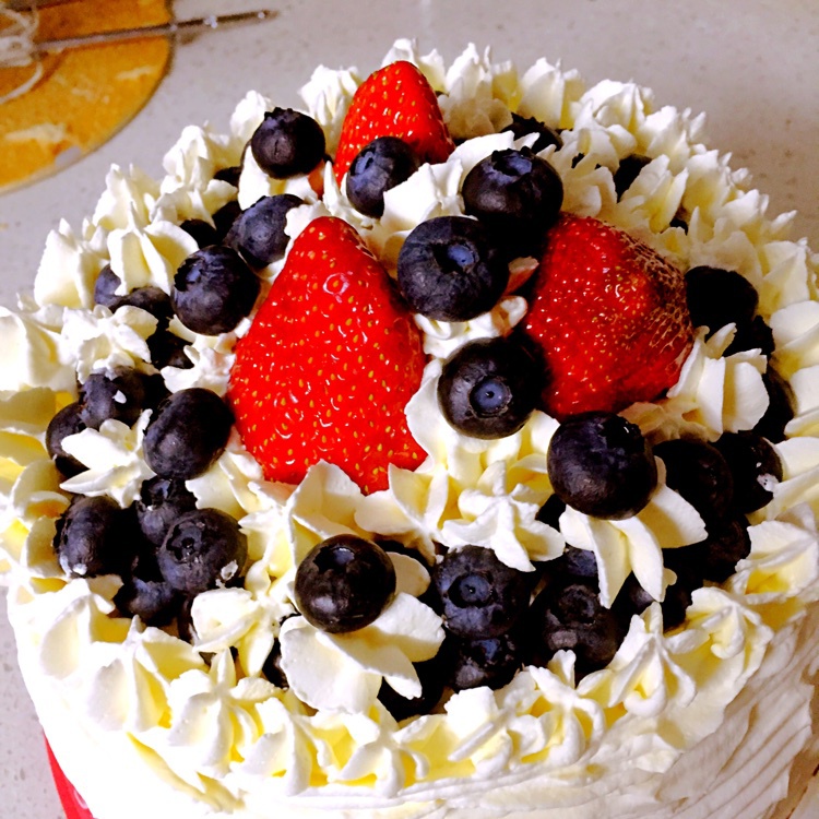 鲜奶油草莓蛋糕