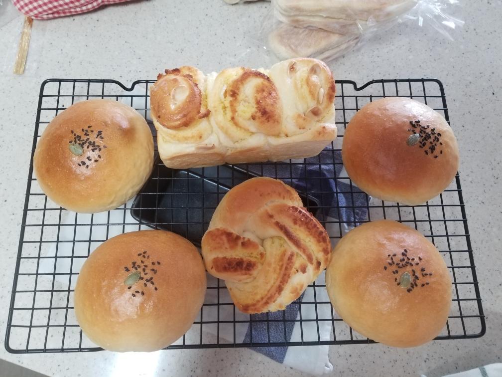 纯奶手撕吐司的做法 步骤1