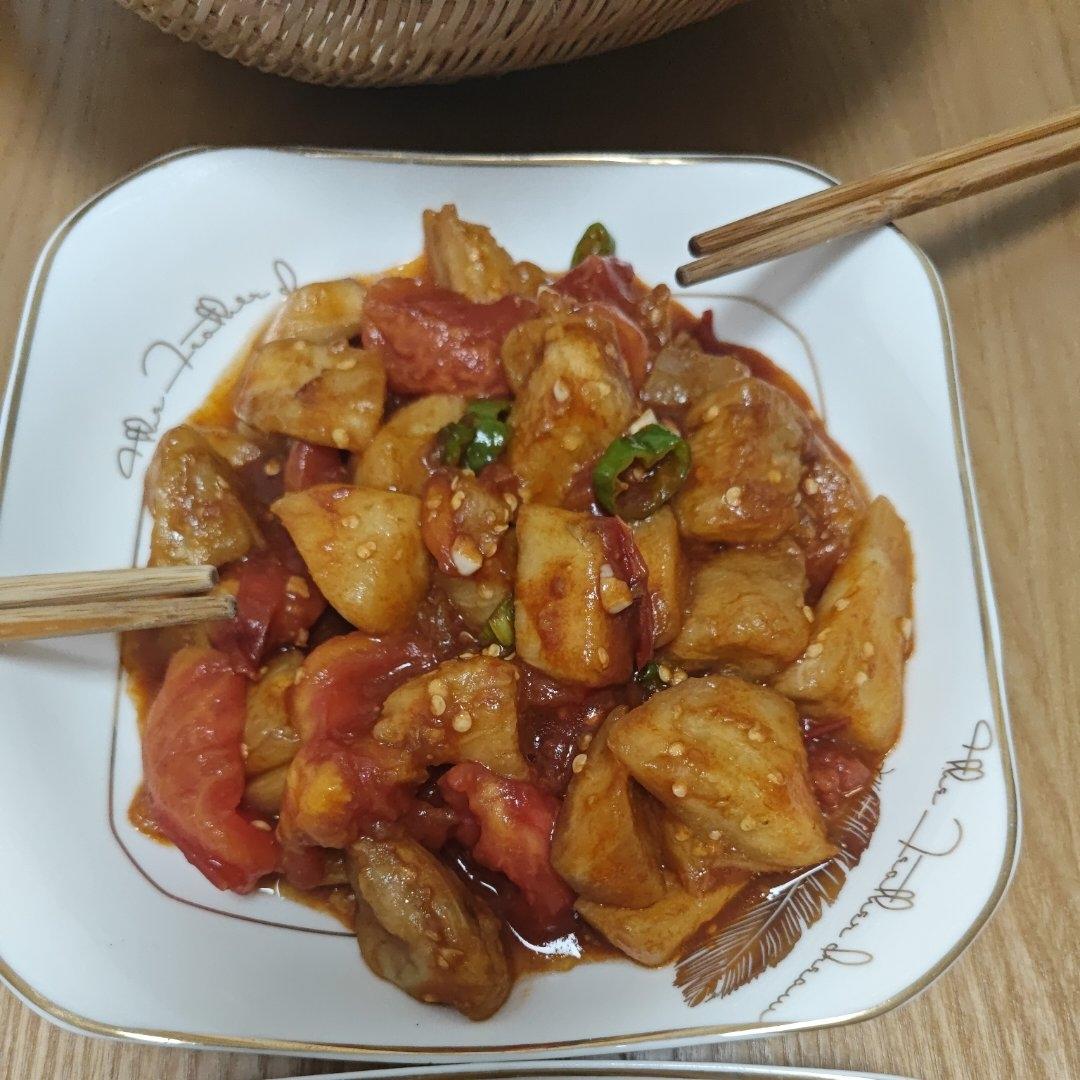 红烧茄子（佐西红柿尖椒）