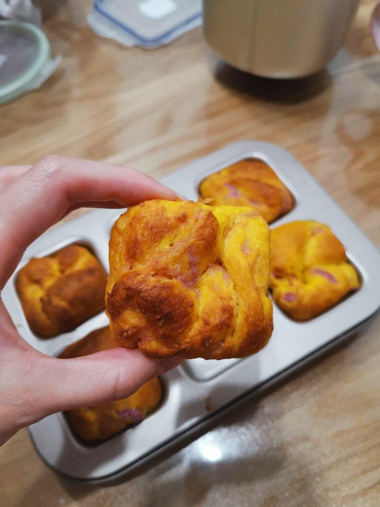 南瓜豆沙小方块面包