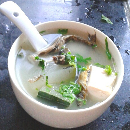 泥鳅冬瓜豆腐汤的做法