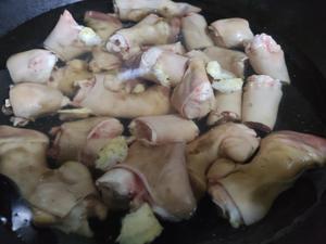 鱼羊汤焖羊蹄的做法 步骤2