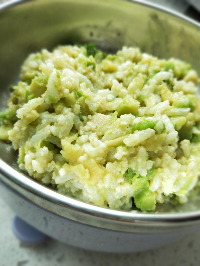 宝宝辅食－牛油果鲜虾炒饭