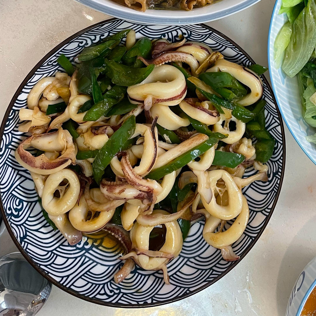 不打花刀的青椒炒鱿鱼