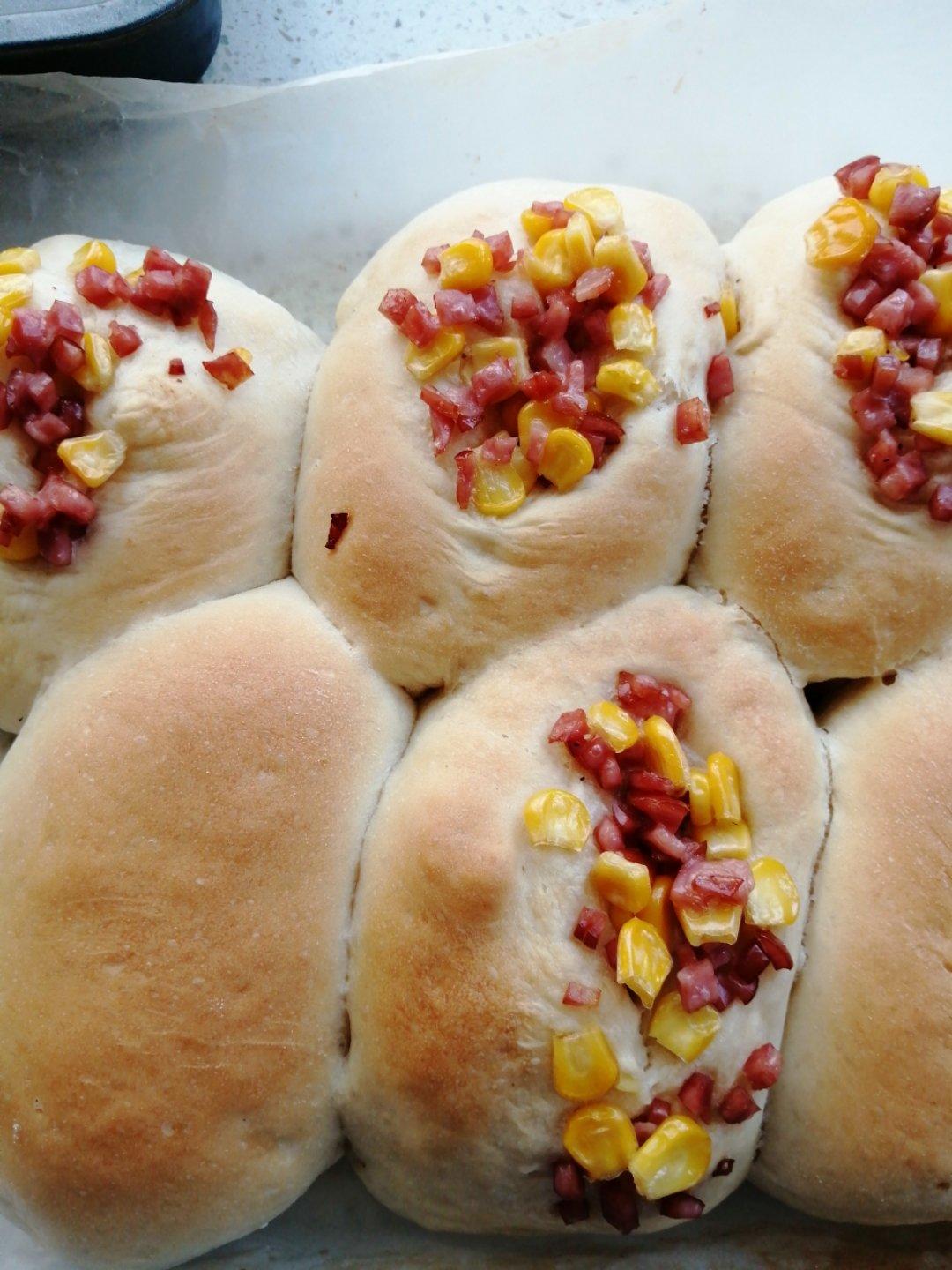 玉米火腿沙拉面包