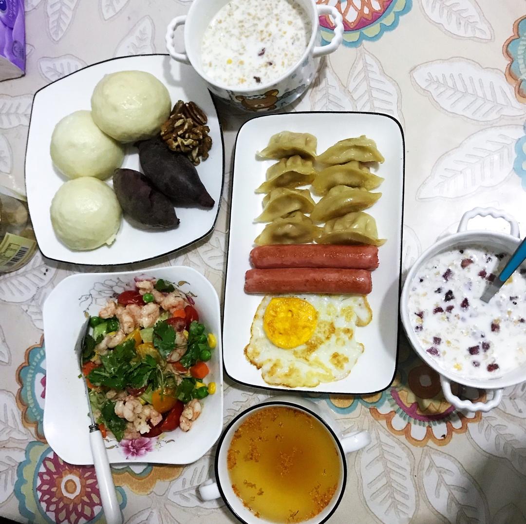 孩子爱吃的营养早餐-小笼包+冬瓜虾仁汤