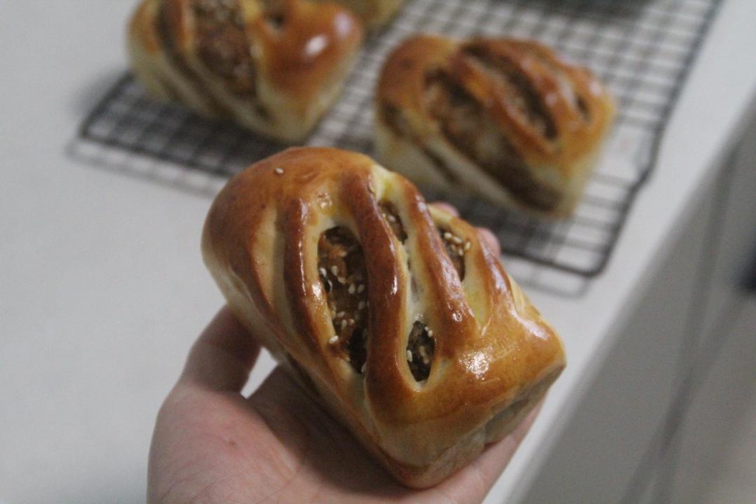 香葱肉松小方块面包
